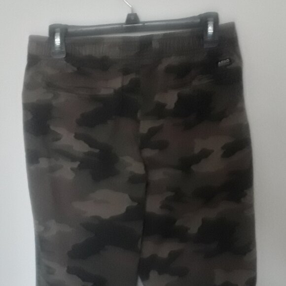 Like New Men's Aeropostale Comoflauge stretch jogger pants - Picture 4 of 7